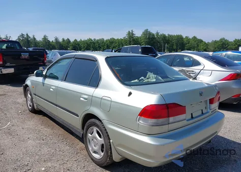 1997 Honda Accord z USA, uszkodzony, nr VIN MB410071000000000